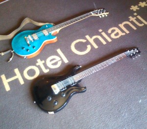 Hotel Chianti, due chitarre