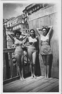 1940s_girls_in_bikinis