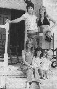 amily-linda-mccartney-14059360-391-607