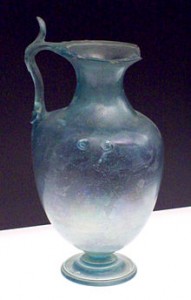 220px-Roman_glass_hydria_from_Baelo_Claudia_(M.A.N._1926-15-287)_01