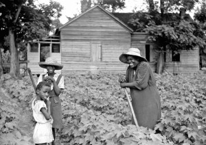 Marion Post Wolcott - Pauline Clyburn, rehabilitation borrower, and two of her children, Manning, Clarendon County, South Carolina, 1939